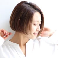 40代女性に似合うストレートボブって？美しさとかっこよさが叶う大人のヘアカタログ