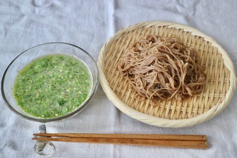 おろしオクラつゆで食べる冷たいそば