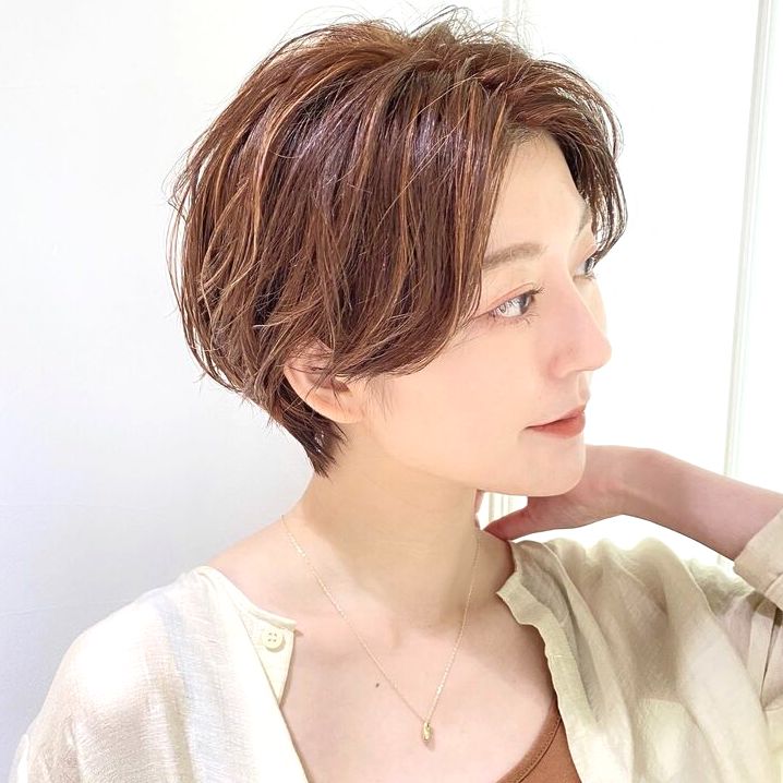 丸顔さんに似合うセンター分けショート15選 スタイリングしやすいヘアスタイル Folk 丸顔さんに似合うセンター分けショート15選 スタイリングしやすいヘアスタイル Folk