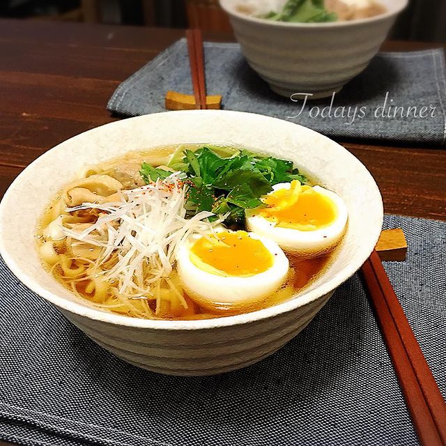 鶏肉と半熟卵のうどん