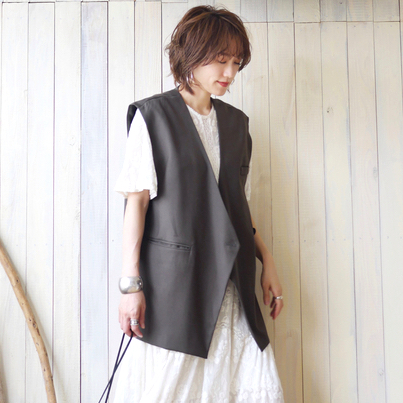 1枚でサラッと夏コーデの完成 Zaraワンピースの高見え着こなしテク Folk