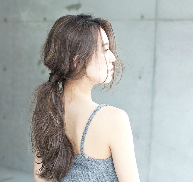ロングの髪型の女性必見 21秋にトレンドのおしゃれヘアスタイルをご提案 Folk