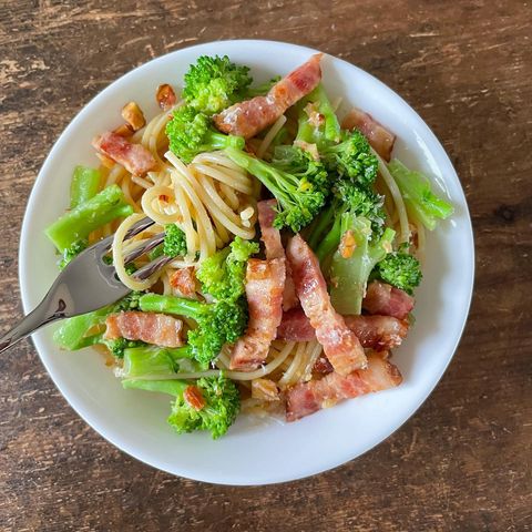 ナッツで風味増し！ペペロン風パスタレシピ