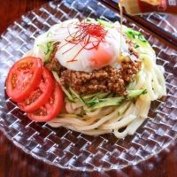 休日ランチにも！ジャージャー麺風肉みそ冷やしうどん