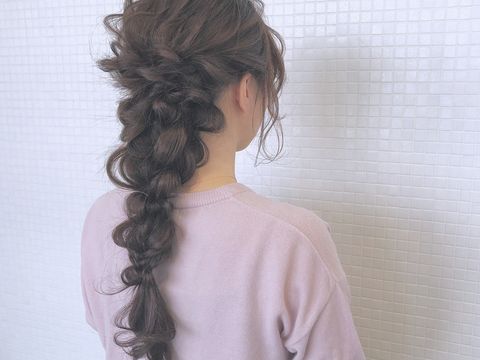 複雑そうで簡単なヘアアレンジ