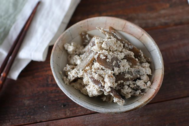 風味◎なすぐできる副菜。ごぼう白和えレシピ