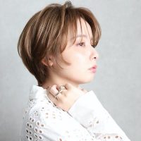 《シャギー》ってどんなヘアスタイル？軽さが魅力的なトレンドの髪型に挑戦しよう