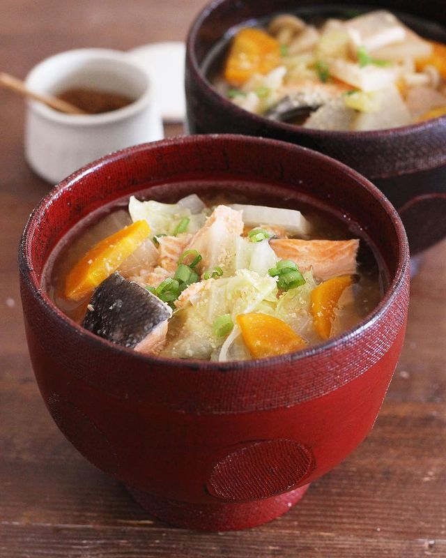 魚介の旨みが美味しい。鮭のあら汁レシピ