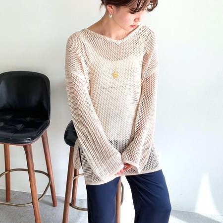 ネイビー ベージュの組み合わせコーデ16選 落ち着いた色味で大人の柔らかさを演出 Folk