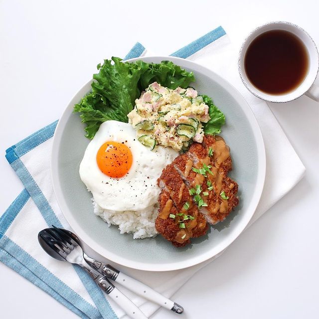 カツモコ丼