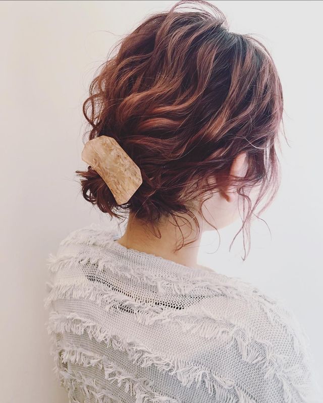 巻き髪で短くてもOKなボブヘアアレンジ