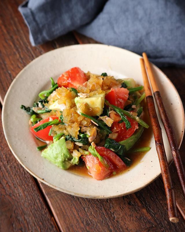 緑黄色野菜とアボカドのツナ和えレシピ