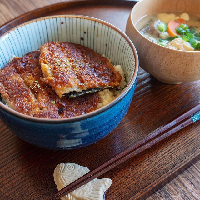 里芋、蒲焼き、丼。