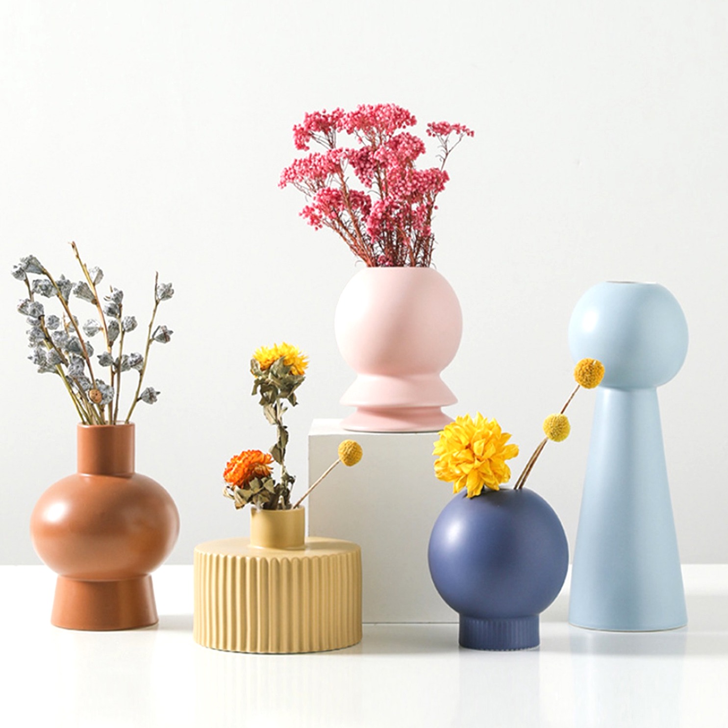 お花好きのあの人におしゃれな花瓶をプレゼントしよう。おすすめの人気商品20選