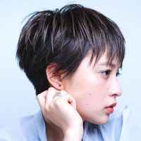 暗髪×ショートはかっこいい。重く見せないこなれ感がある人気スタイルをご紹介