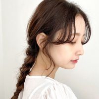 センター分けで作る大人のヘアアレンジ15選。レングス別の簡単スタイルをご紹介