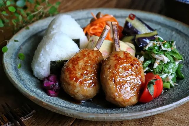 和風のおもてなしならシャキシャキ蓮根つくね