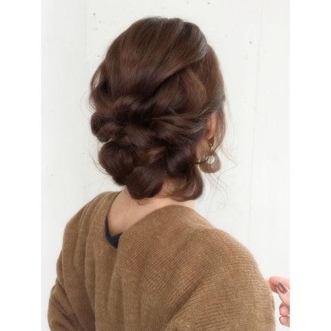 不器用でもアップにしたい！結婚式向けヘアアレンジ