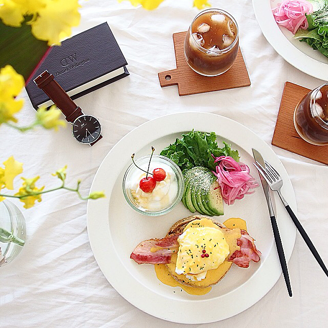 優雅なパンのワンプレートランチ