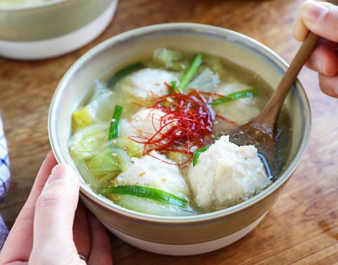 白菜と軟骨入り鶏団子のあったかスープレシピ