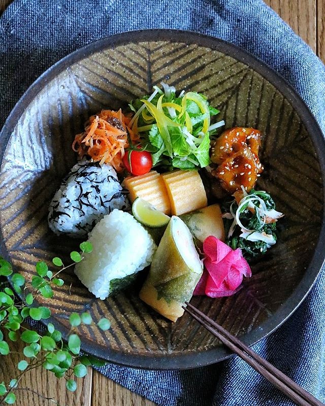 多くのおかずが華になるワンプレートランチ