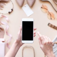 女性におすすめの防犯グッズ15選。持ち歩き用や自宅で使えるものなどをご紹介