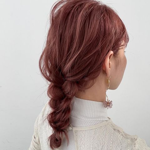 パーマが活きる三つ編みのヘアアレンジ