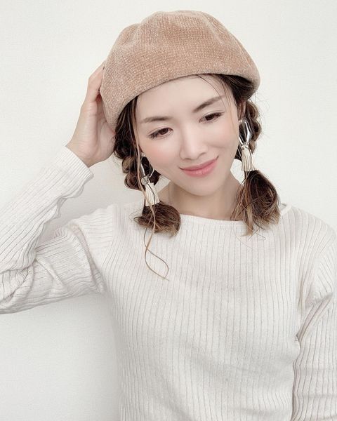 大人女性にも似合うシンプル三つ編みヘアアレンジ