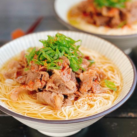 定番の甘辛味が美味しい牛ぶっかけそうめん