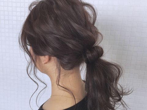 シンプルでもおしゃれな黒髪ヘアアレンジ