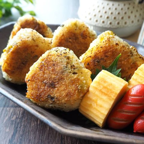 高菜とゴマの悪魔の焼きチーズにぎり