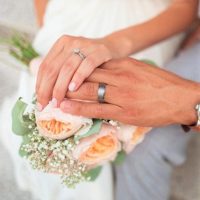 結婚祝いに使える一言メッセージ例文集。気の利いた「おめでとう」を届けよう