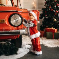 《子供向け》クリスマスのコスプレ特集。男の子も女の子も楽しめる衣装をご紹介