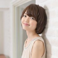 富士額の女性に似合う前髪カタログ《2022》くせ毛も気にならないセットをご紹介