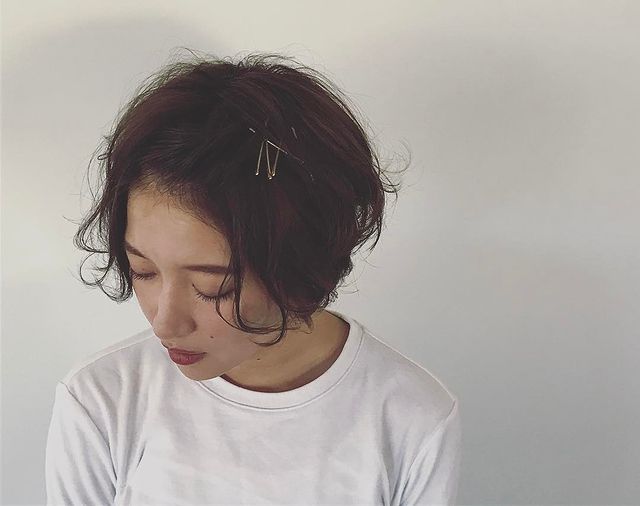 前髪がすっきりするショートヘアアレンジ