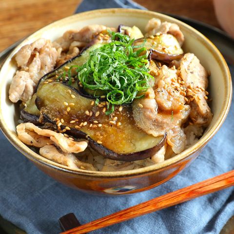 なすと豚肉の甘辛かば焼き丼