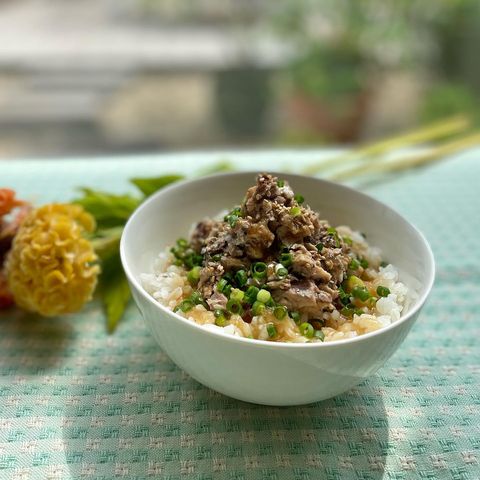 サバ缶丼