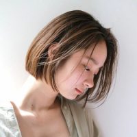 バケットハットに似合う髪型特集。もっと可愛いく被れるヘアスタイルを長さ別にどうぞ