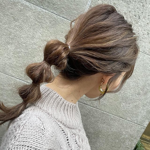 ヘアゴムのみで簡単おしゃれな春のヘアアレンジ