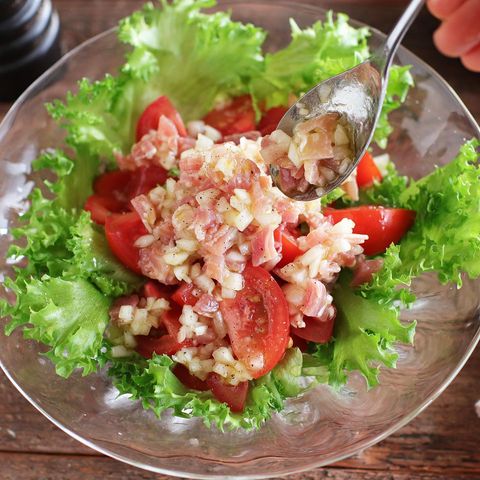 生ハムときざみ玉ねぎのトマトサラダレシピ