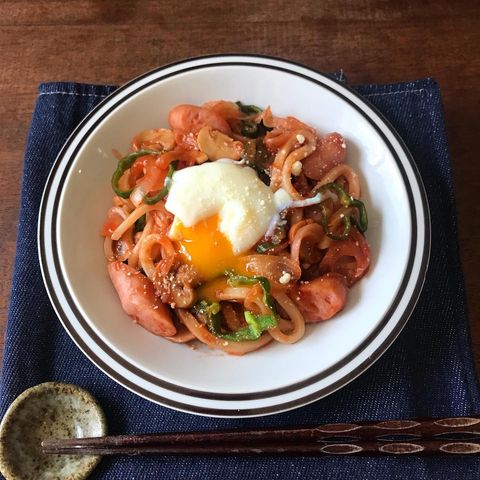 家庭にある材料でできるナポリタンうどん