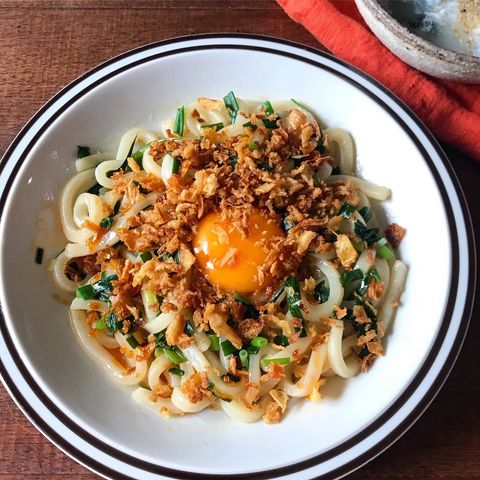 やみつきになるレンチン香味ねぎ油うどん