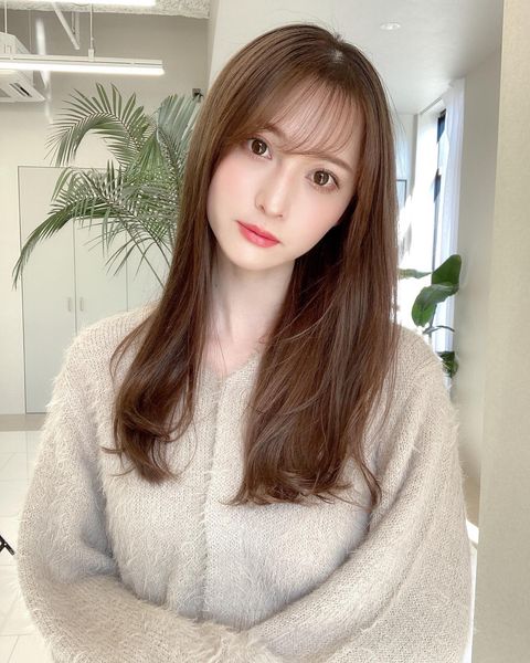 フェミニンなロングヘアスタイル