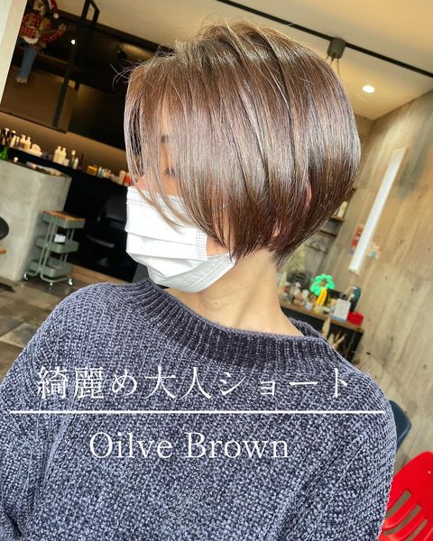 くすみがなじむ春のショートのヘアカラー