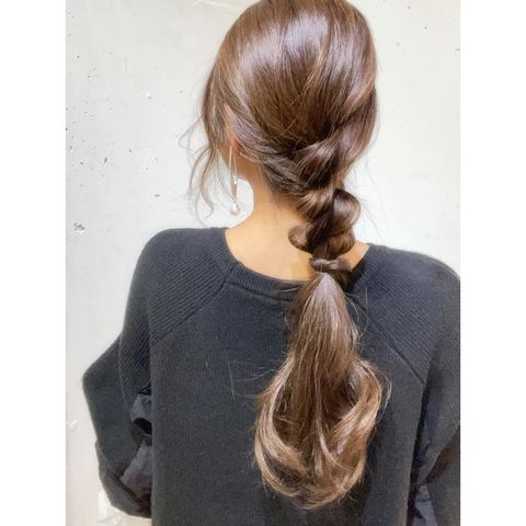 簡単可愛い三つ編みポニーヘアアレンジ