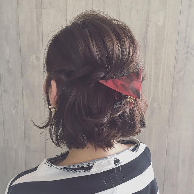 大人っぽく華やかなヘアアレンジ