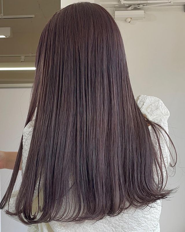 退色も楽しめるロングヘアスタイル