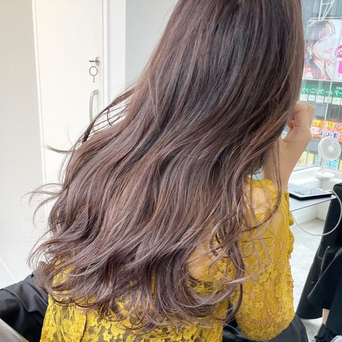 華やかな人気のロングヘアスタイル