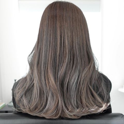 色落ちも楽しめるロングヘアスタイル