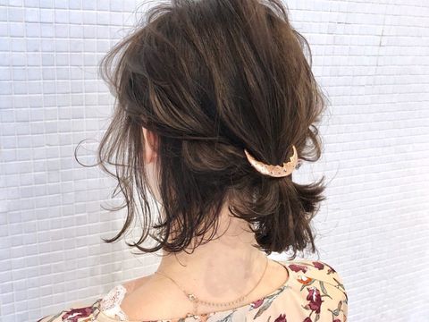 簡単にまとまるラフなヘアアレンジ